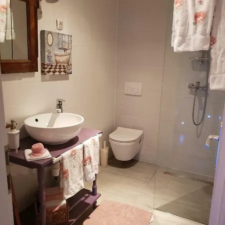 Miki Guest house
